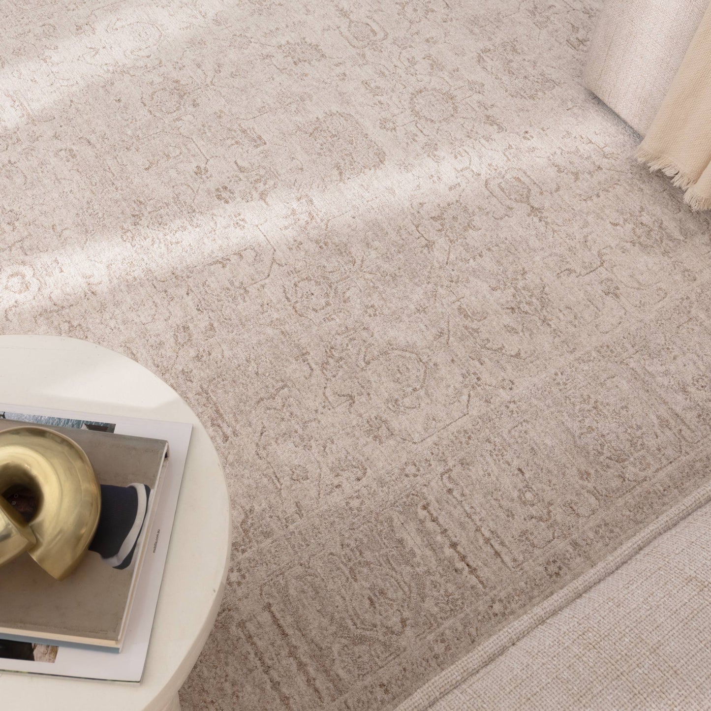 Heritage Distressed Border Beige Rug - H106