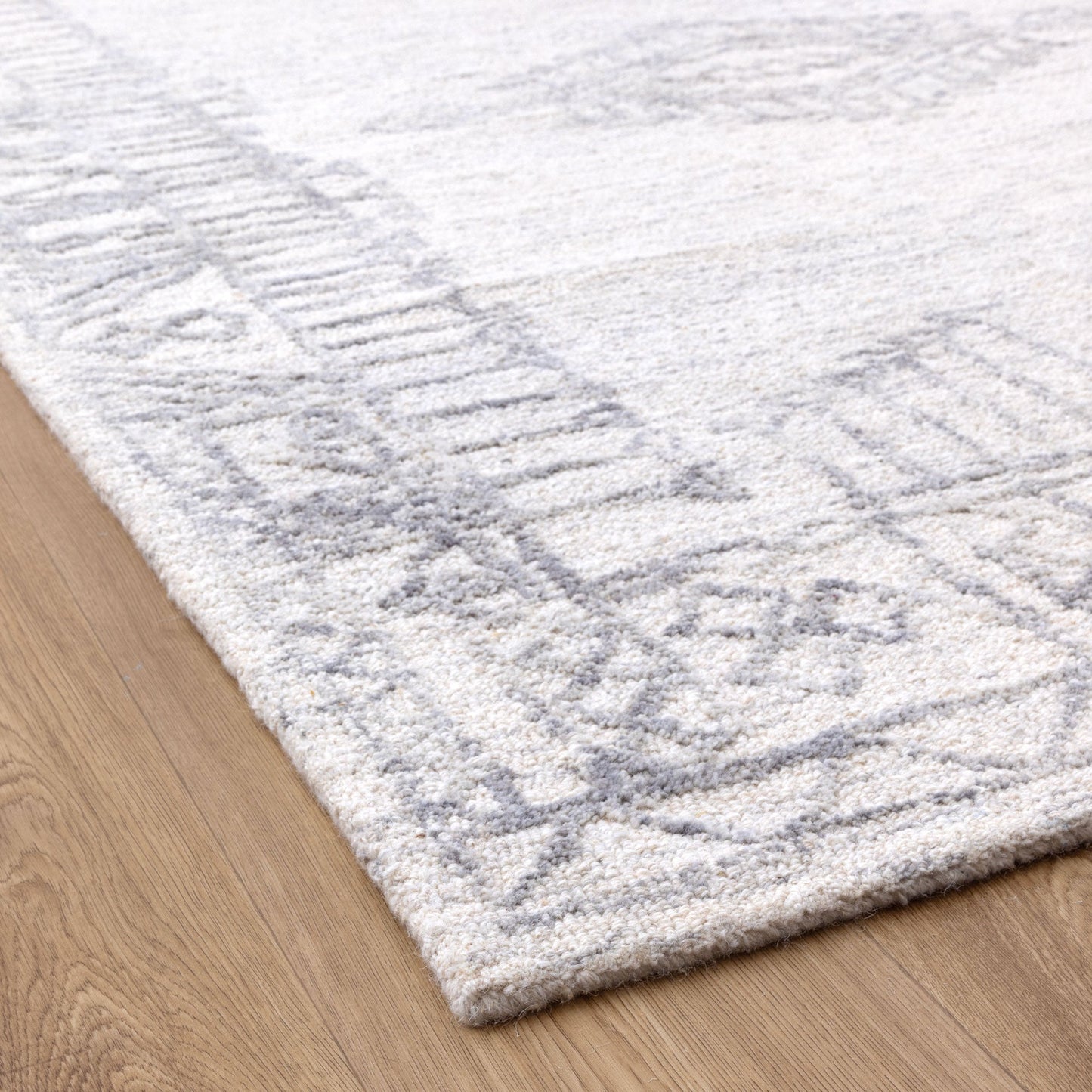 Zuri Orient Ivory Wool Rug